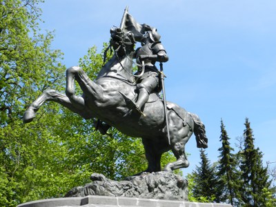 La statue équestre de Jeanne d'Arc et son mémorial
