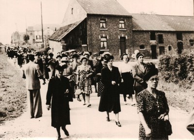 Burdinne - La procession - 1956